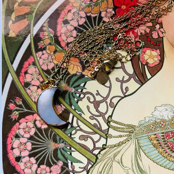 Mother of Pearl Crescent Moon Necklace - Picture 5 of 13